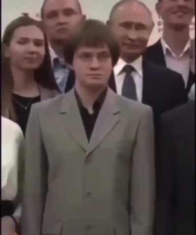 Иди отсюда, мальч<wbr>ик, не мешай