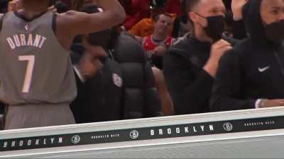 [Highlight] James Harden splashes a triple and DeRozan doesn't even put a hand up