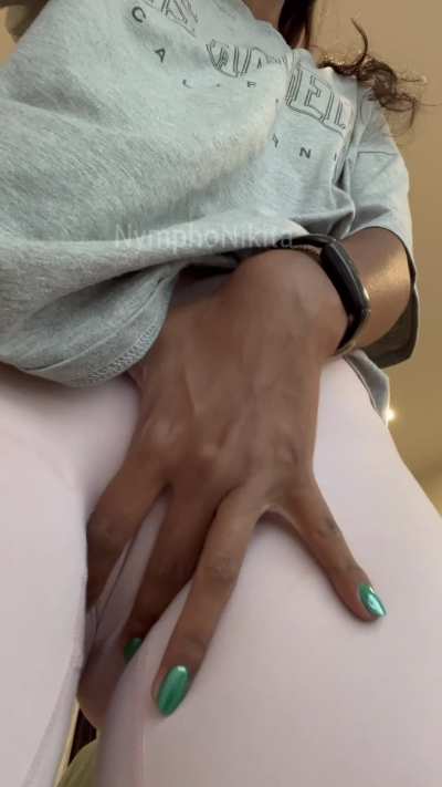 Pink leggings to show my cute camel toe