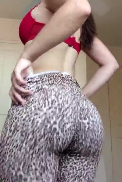 May your 2022 be full of booty 😋