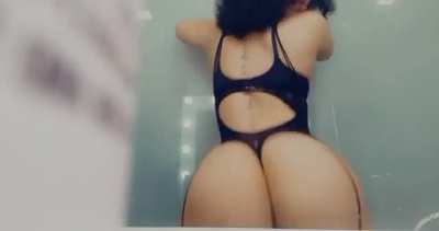 🖤🍑😈