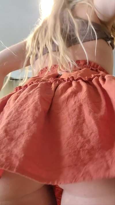 Look no panties