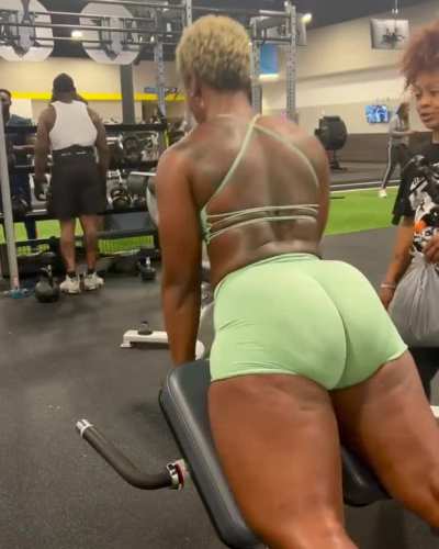 Man her ass so fat