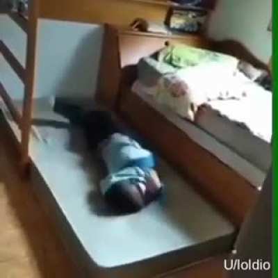 Kid fight the Combine