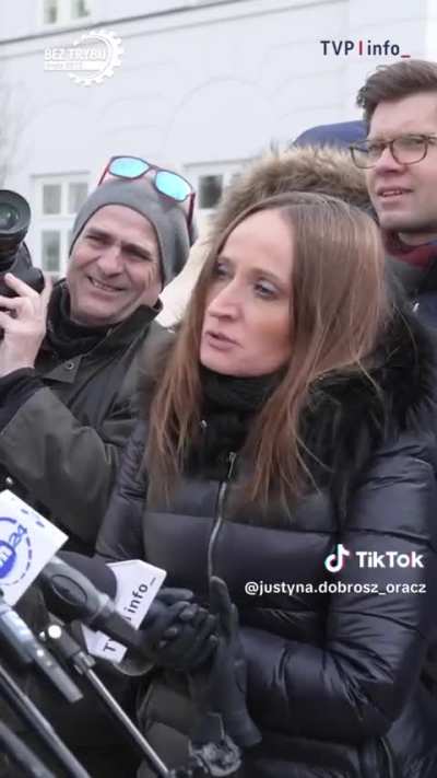 Jakby ktoś się jeszcze zastanawiał, dlaczego Mentzen zawsze ucieka przed dziennikarzami