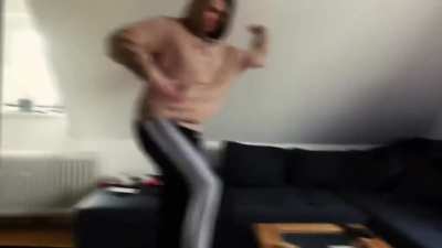 Also hier ist der Alert. Ich bin nur mit dem Teil wo die Dävid Voice sind etwas unzufrieden. Eventuell kommt die Tage noch ne 2 Version. Kommt darauf an ob ich Zeit dafür habe. Schule dies das. Schreibt mir einfach mal in die Comments ob's euch gefällt.