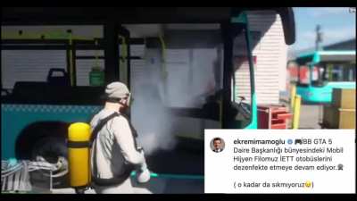 Ekrem İmamoğlu görevini yapmaya devam ediyor