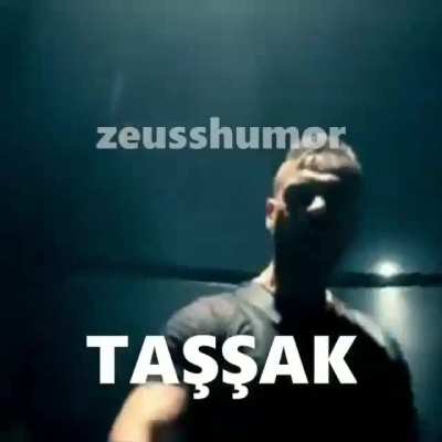 m-musakka eğer b-bu videoya gülersen Almancılarla gelip sana su tabancası sıkacak 😳😳😳😳😳ayrıca Almanya'da yaşayıp Türkiye kraldır dicek sakın g-gülme... 😟😟😟😟😟😟😟
