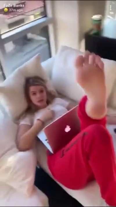 Alissa Violet’s sexy soles