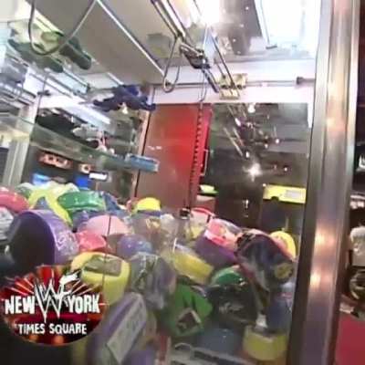 Kid vs Claw Machine