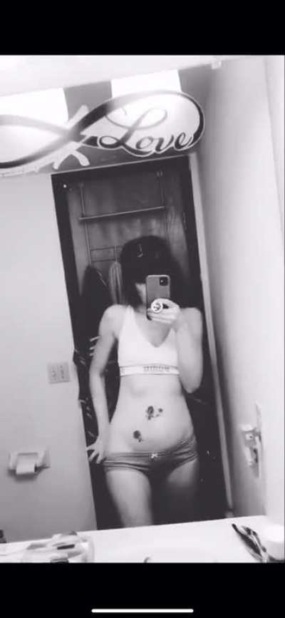 @_xoxo_lindsey Yup I’m adding myself to this shit.