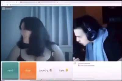 🗿