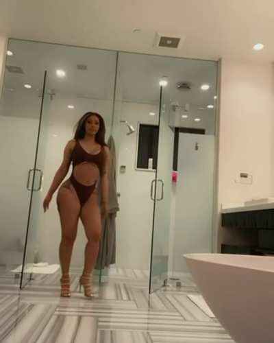 whatever you think of her Cardi B is so fucking bad, insane body