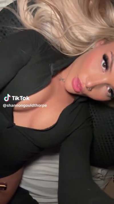 TikTok’s boring I wanna be able to get em out😩