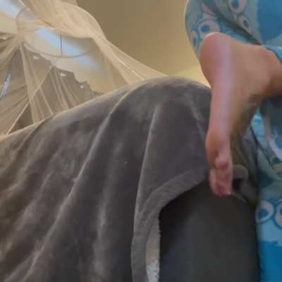 I can’t believe I farted getting into bed!! Of…. Amy_farts