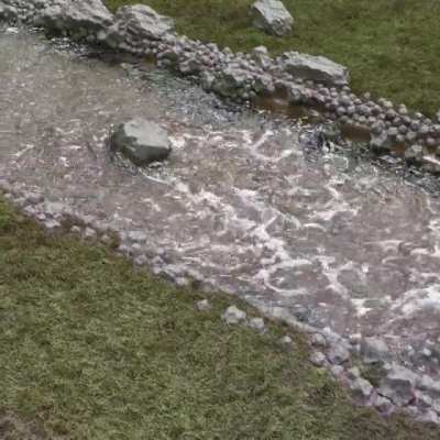 Made a river, based on an applied houdini-tutorial.