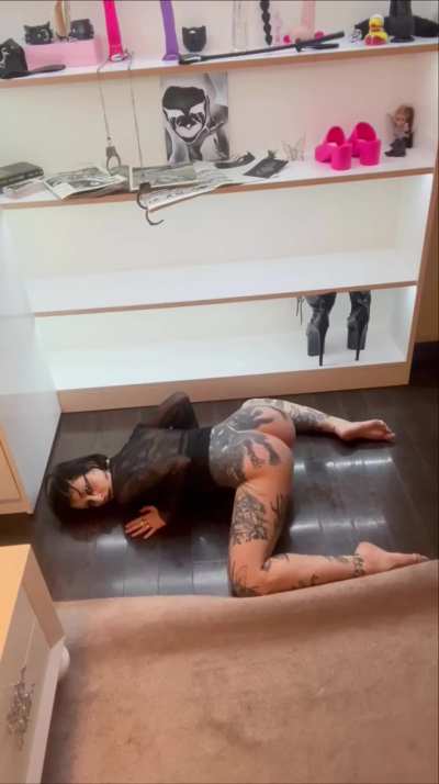 Pump my ass with something hot