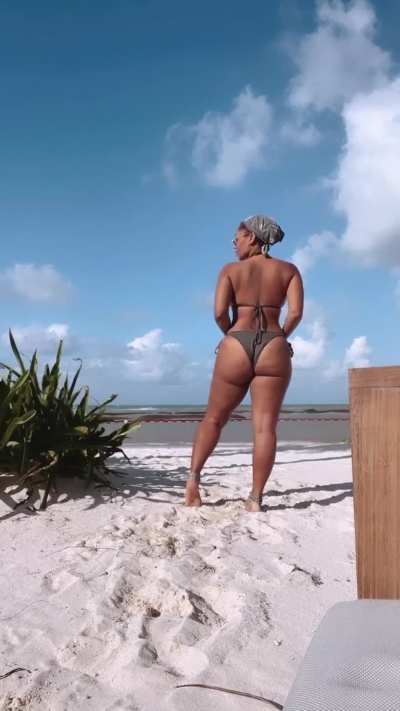 Melyssa Ford 🙂