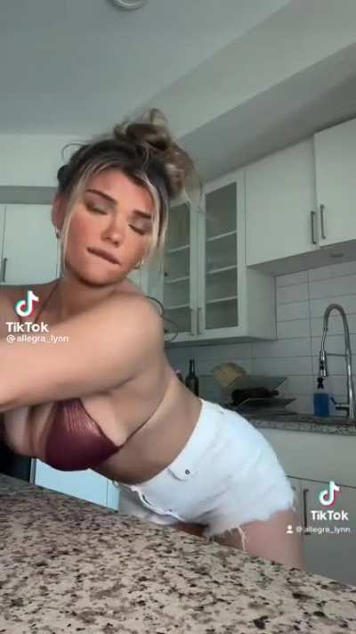 Some side boob action