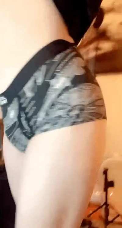 Can we talk ab how fat my ass has gotten? 🍑