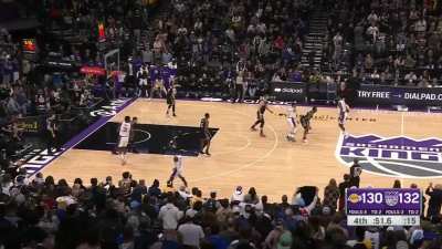 [Highlight] LeBron imposes his will for the And-1 in crunch time
