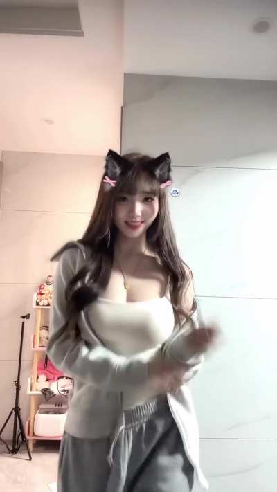 Sending masturbation to every guy that upvotesss