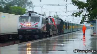 Last diesel run of the Delhi-Bandra Garib Rath, India.
