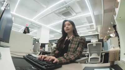 Dwight Schrute vs Kim Dahyun