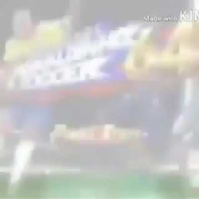 Ronaldinho deve ter virado eletricista dps dessa jogada KKKKK🤣🤣🤣🤣