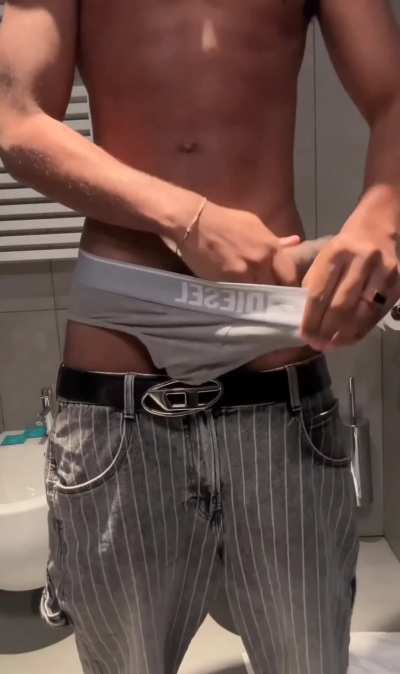 “Keep it in your pants” I literally can’t 😅