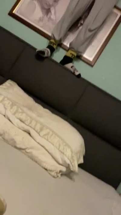 Aahhhhhh dont fall on me