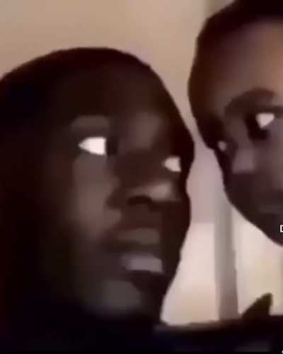 👁️👁️