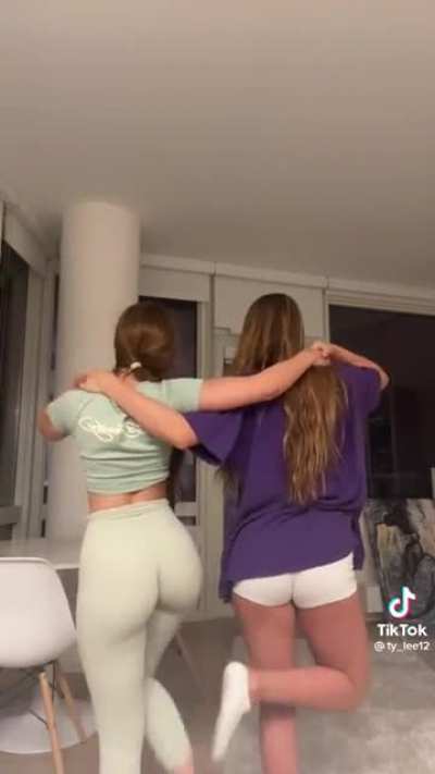 Left booty or Right booty