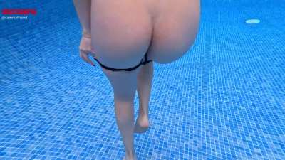 Dared by u/Alo<wbr>ne_Pi<wbr>e_774<wbr>8 to an underwater [f]lashing! We took it a bit further, though ;)
