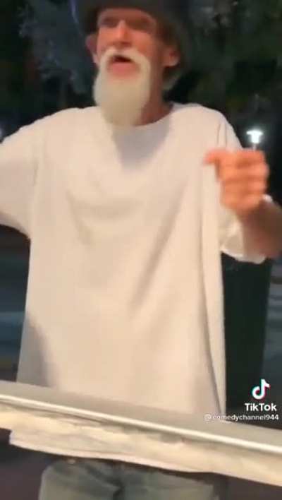 He did that with no sleeves wtf