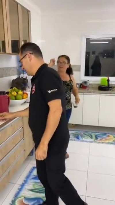 A carinha dele no final é a melhor parte