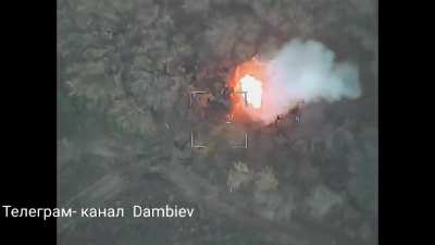 a Ukranian tank is destroyed by a Russian lancet, that hit the target autonomously, and exploded before reaching the target to maximize damage
