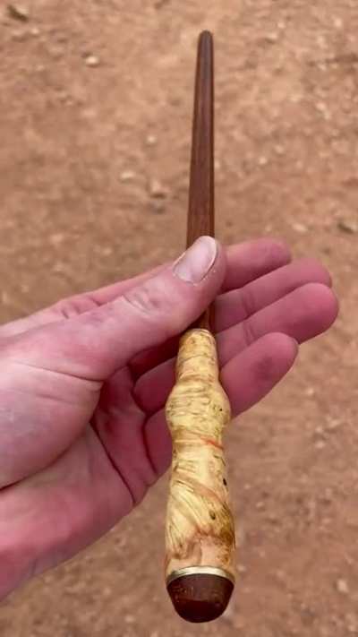 The Boxelder Burl definitely adds a sophistication to the wand.