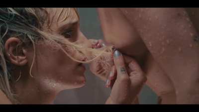 Agathe Rousselle & Garance Marillier in Titane (2021)