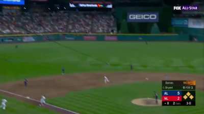 [Highlight] [ASG Highlight] Jared Walsh with a great diving stop in LF to rob Kris Bryant and the NL of Extra Bases and a potential tie game