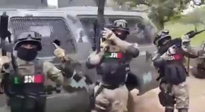 This is not the Mexican army or police, it's the CJNG cartel which has gained power since president Lopez Obrador took office. Stuff that they don't show in U.S. cable news.