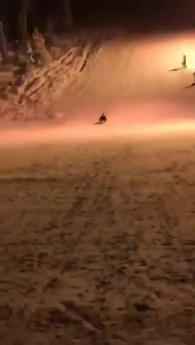The R2D2 scream at the end lmfao