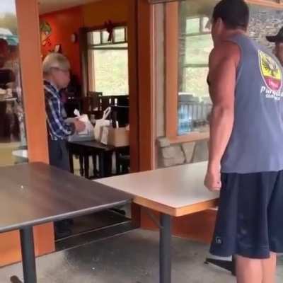 Man yelling and swearing at old people because his order its delayed