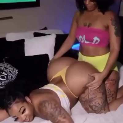 👯‍♀️ass humping