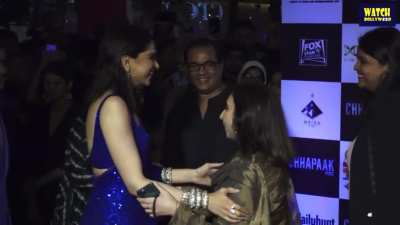 An event especially for Deepika Padukone’s fappers. A premier of sexy pics of her in the large screen, a mass shagging in theatre in front of our goddess and she starts hugging many of her fappers before the event as appreciation. What will you say our Cu