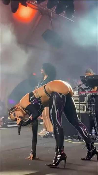 Anitta é Gostosa Demais
