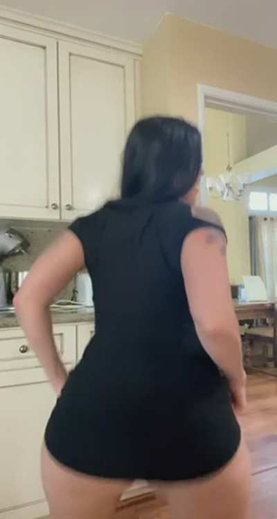 A little milf shake for you to sip on
