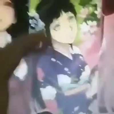 😳