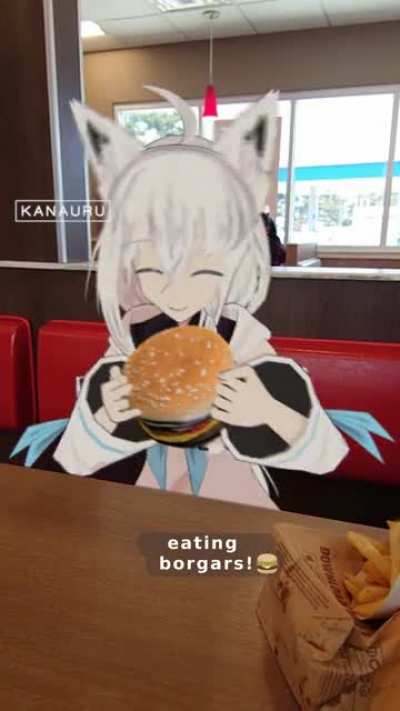 eyy fubuki finally eats her American burger!