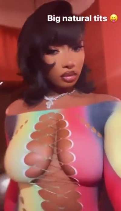 Big natural tits😈<wbr>😩🥴😈😈